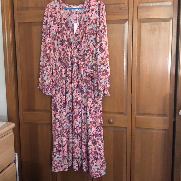 LC Lauren Conrad Dresses & Skirts - NWT! - Lauren Conrad Tiered Wrap Dress size XXL 😽
